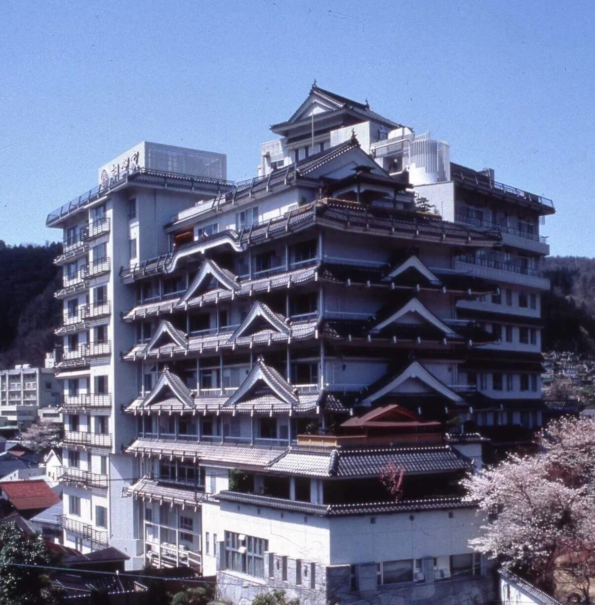 05 Spalady專欄 湯村溫泉散記 朝野家建築外觀 溫泉女王部落格 2026