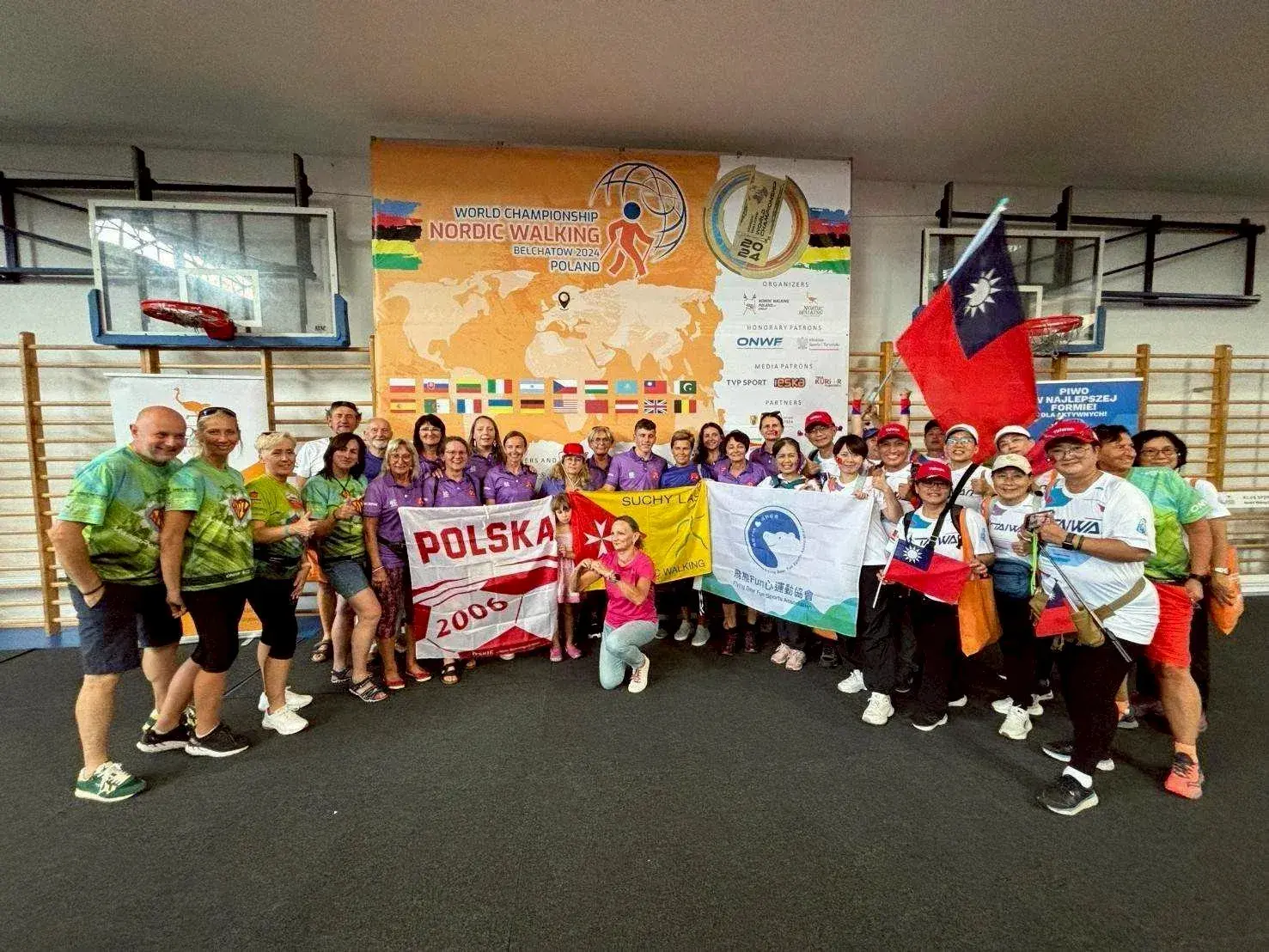 07擔任副領隊帶隊到國外參賽 4