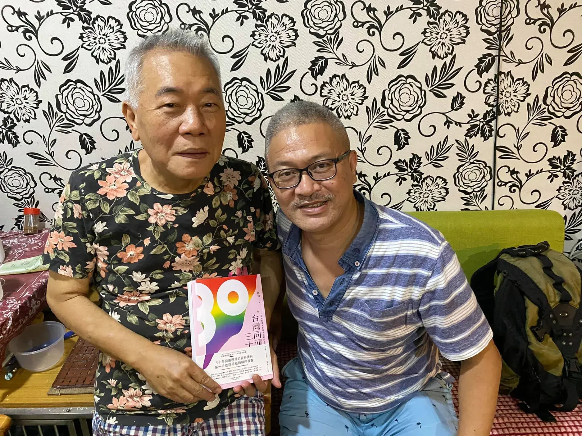 A6 211009給漢士阿嬤送書